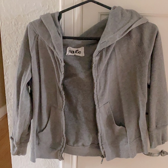 Meet your Posher, Alex - Picture 2 of 3